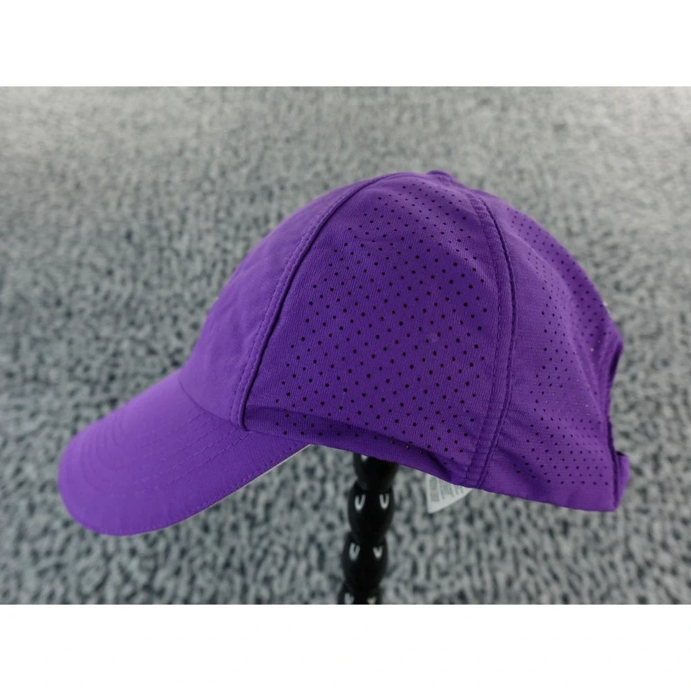 Nike Golf Hat Cap Strapback Purple 510603-541 SAMPLE Silver Embroider Ventilated